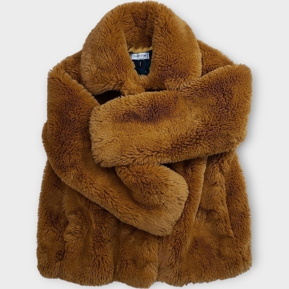 NOIZE Faux Fur Carly Coat - Picture 3 of 15